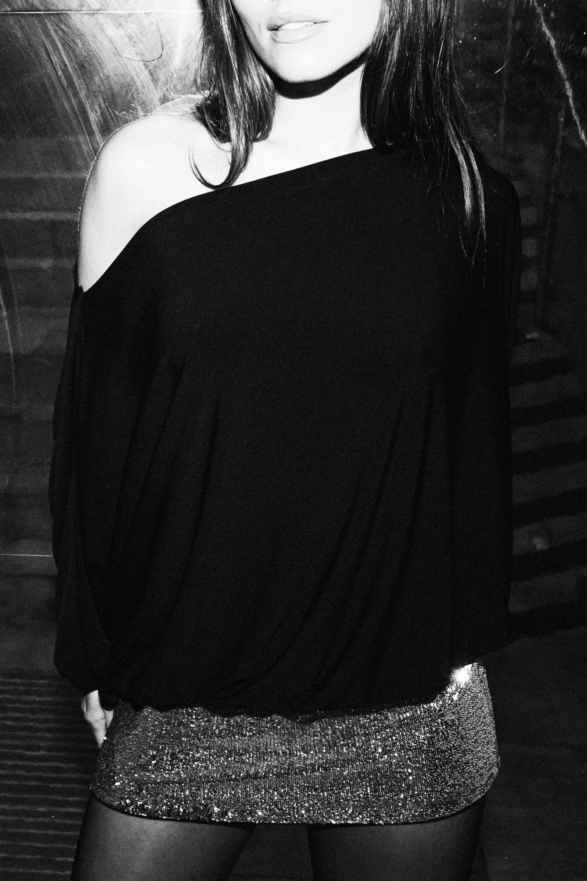 VESTIDO CORTO COMBINADO LENTEJUELAS
