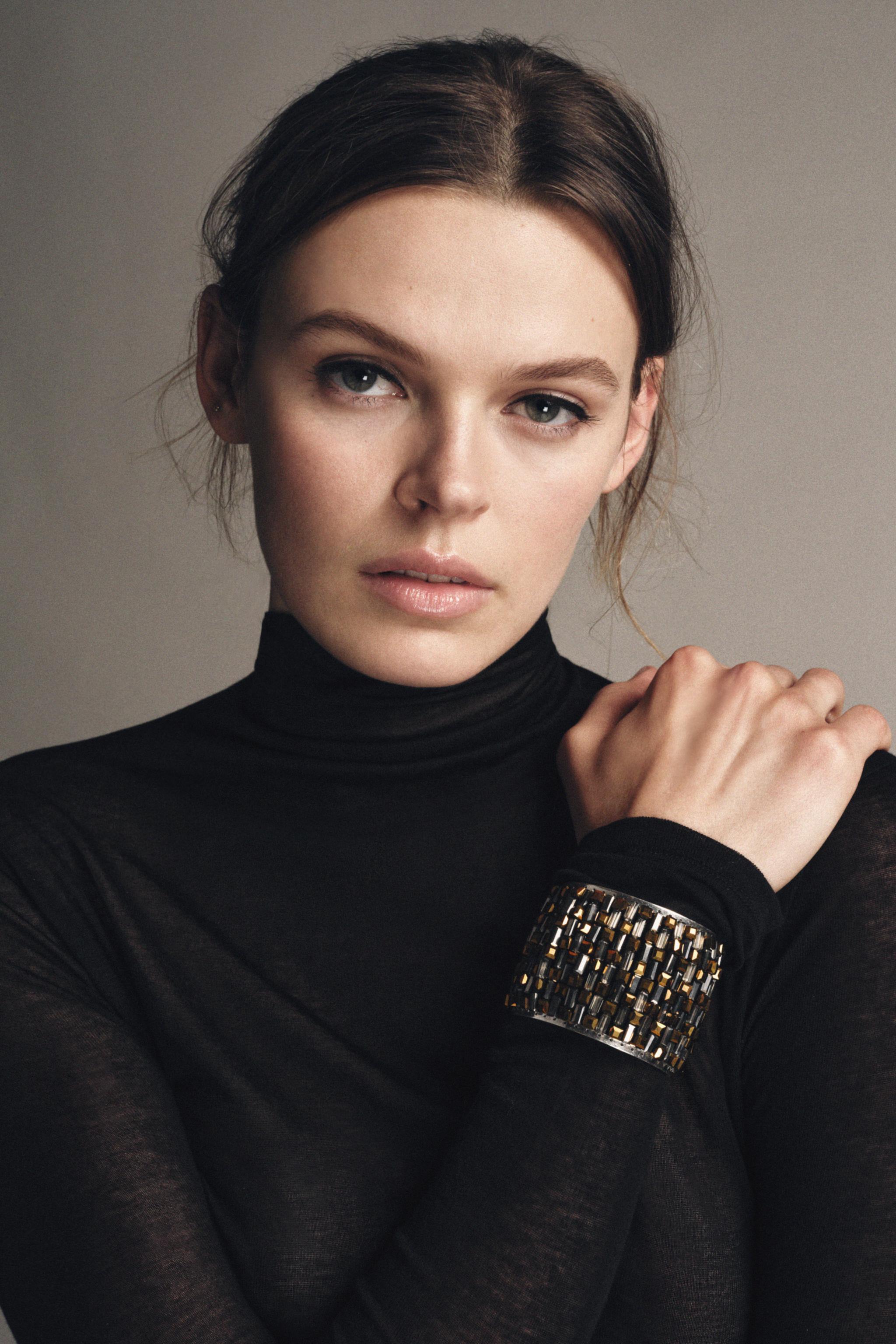 PULSERA METÁLICA ABALORIOS